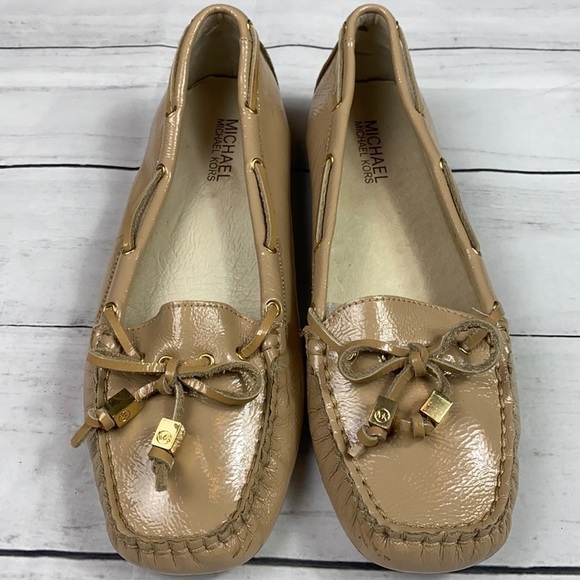 Michael Kors Beige Leather Loafers Sz 7.5 - Picture 1 of 10